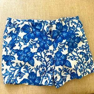Vineyard Vines hibiscus print shorts!